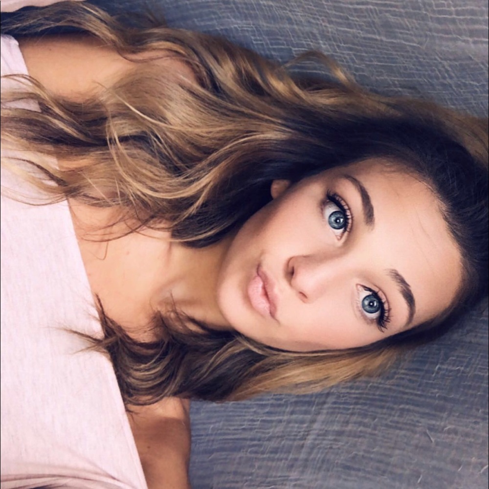 Meet your Posher, Holli